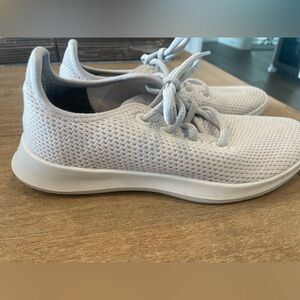 Allbirds tree runner used shoes in white size 7